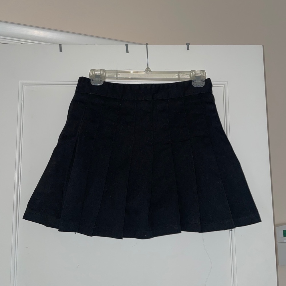 BRANDY PLEATED SKIRT